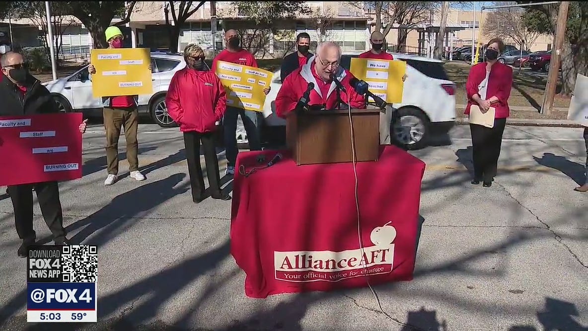 Dallas teachers group wants COVID-19 sick time policy change reversed